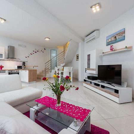 Luxury Sensation Spacious & Free Private Garage ดูบรอฟนิก ภายนอก รูปภาพ