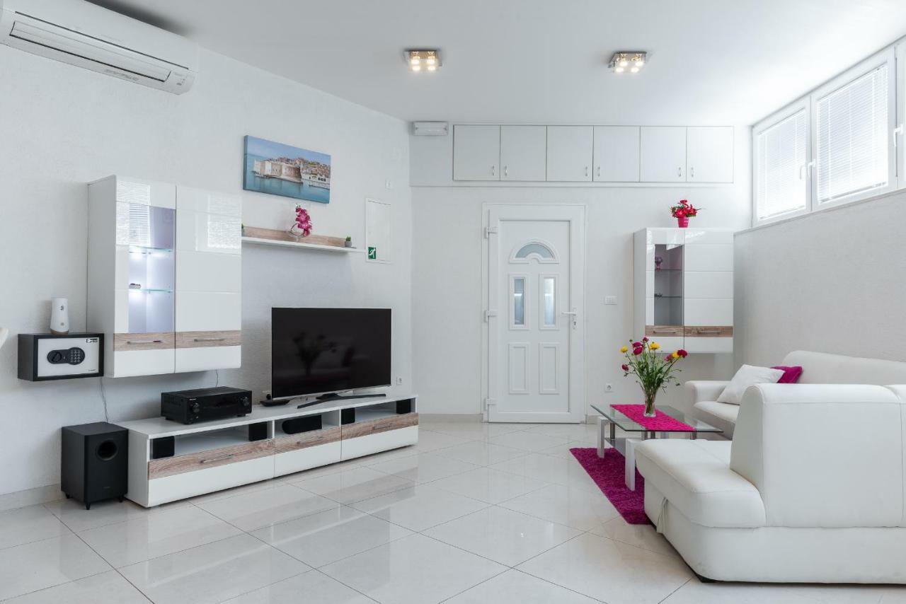 Luxury Sensation Spacious & Free Private Garage ดูบรอฟนิก ภายนอก รูปภาพ
