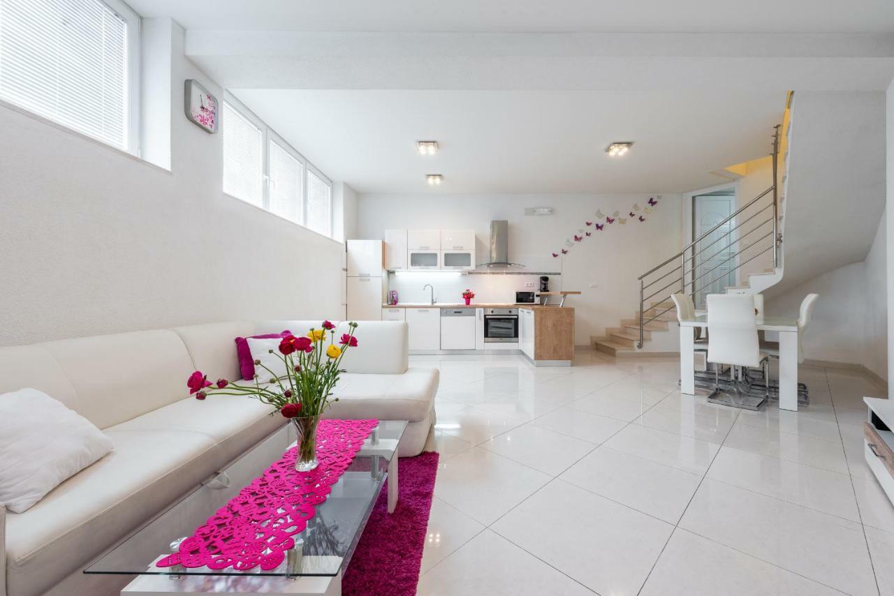 Luxury Sensation Spacious & Free Private Garage ดูบรอฟนิก ภายนอก รูปภาพ
